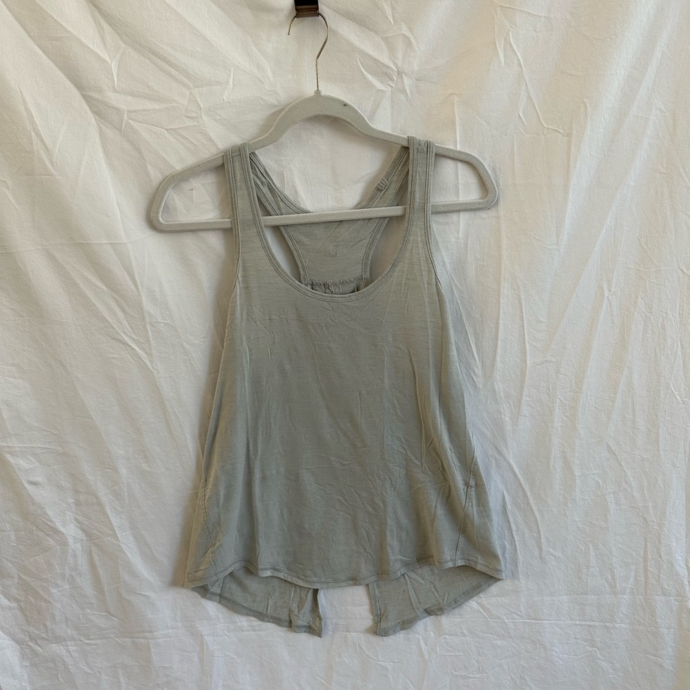 Lululemon Salute the Sun Tank- Size 6